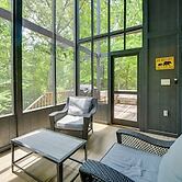 Screened Porch: Pet-friendly Dadeville Cabin!
