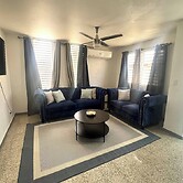 Stylish Remodeled 3BR w Yard Near Airport and Beaches