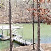 Classic Lakeside Cottage Masters Rental