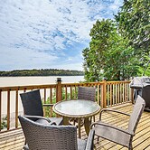 Serene Shelton Sanctuary w/ Private Beach & Kayaks