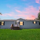 Relaxing 4br Hideaway In Groveland 4 Bedroom Cottage by RedAwning