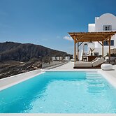 Bluewhite Suites & Villa Santorini
