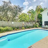 Pet-friendly Tampa Studio w/ Shared Pool