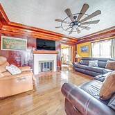 Family-friendly Home: Walk to Lake Erie!