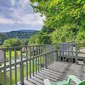 Fire Pit & Mountain Views: Quiet Sparta Getaway