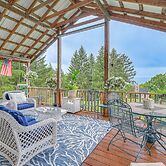 Seneca Lake Retreat w/ Deck - Walk to Wineries!