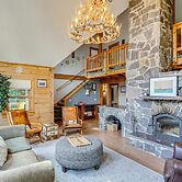 Spacious Wilmington Cabin: Walk to Lake