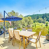 Southern Oregon Cabin: Fire Pit & Private Pond!