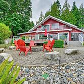 Waterfront Kingston Getaway: Beach Access On-site!