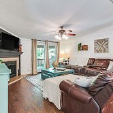 Upscale Lake Texoma Vacation Home: 1 Mi to Marina!