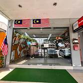 OYO 91040 Hotel Ezi Inn