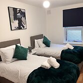 Hive Stays Close to Abbeywood Free Parking Wifi