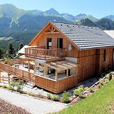 Majestic Chalet With Sauna and Whirlpool
