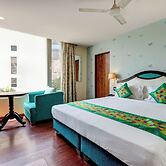 Treebo Blak & Wite Rk Beach