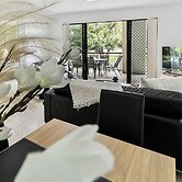 Traveller Jam Close to City & Esplanade