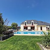 Holiday Villa With Pool on the Gulf of Morbihan
