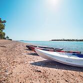 Boyne Island Motel and Villas