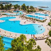 Apartments in Zaton With Pool