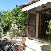 Small Holiday Home With Private Terrace and Shared Garden, Cagnes-sur-