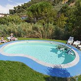 Lovely Holiday Flat With Shared Pool in Lerici