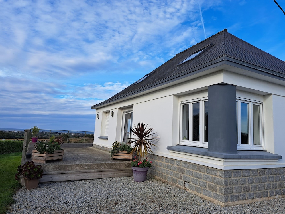 Sleeps 4, 180deg Panoramic sea View, Cleder-formerly TUI Ferienhaus