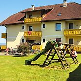 Sunny Holiday Apartment on Lake Klopeiner With Balcony and Private Bea