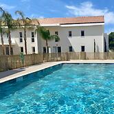 Nice Apartment With Shared Pool