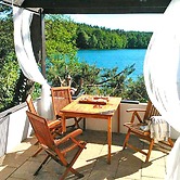 A Wonderful Holiday Home With Lake Access