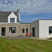 Sea-view Holiday Home With Terrace, Plougasnou