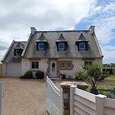 Holiday Home by Roscoff Beach and Horse Racing