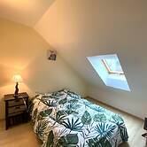 Pleasant Holiday Home, 200m From the Beach, St. Pair-sur-mer