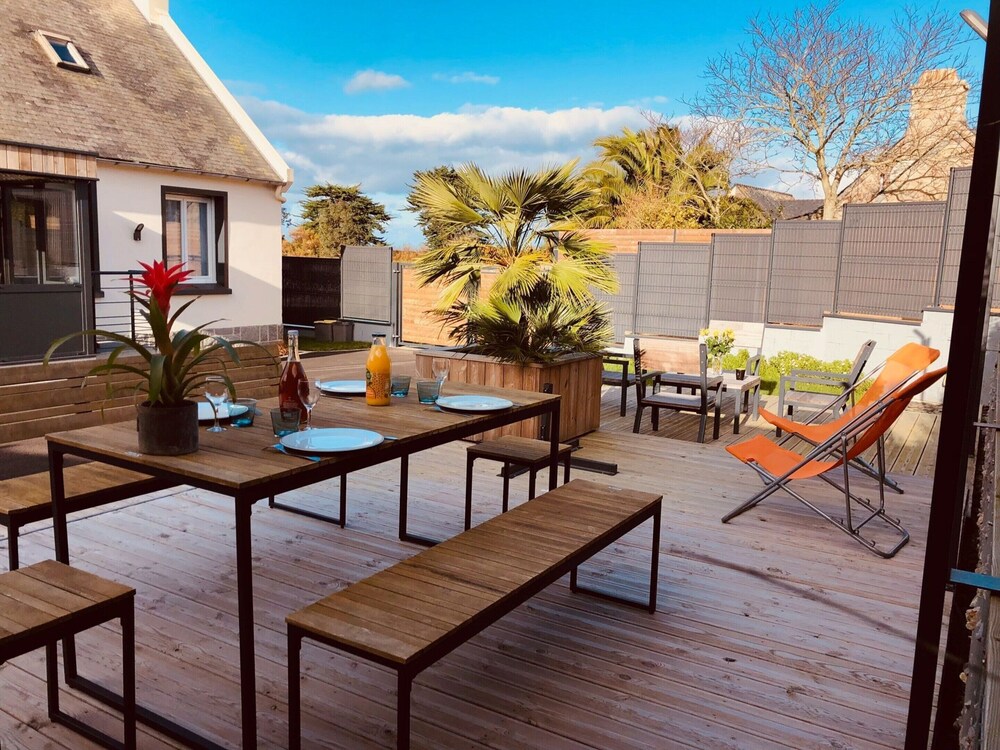 Holiday Home With a Terrace Area Near the sea