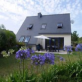 Holiday Home in Plouneour Near Sandy Beach