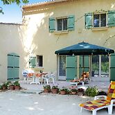 Country House With Private Terrace, Beaucaire