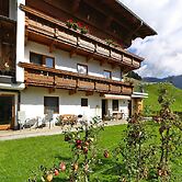 Apartment in Hippach im Zillertal With a Garden