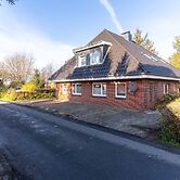 Doppelhaushaelfte in Tating