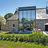 Estate in Landeleau Near Aulne River