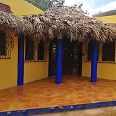 La casa de piedra y colores