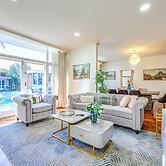 StayAU Spacious 6BR McKinnon Pool Home