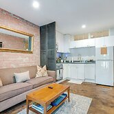 ~ 4 Mi to Downtown: Historic Austin Apartment