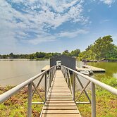 On-site Lake Access: Pet-friendly Vinita Home