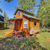 Cabin on 5 Acres in Port Angeles w/ Fire Pit!