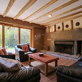 w Prestigious 3BR House in Villa Sagrado