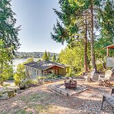 Gig Harbor Home: Large Deck, Outdoor Dining Area