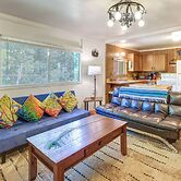 Rustic Cabin w/ Patio: 8 Mi to Kings Canyon Park