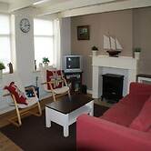 Historic Cottage w/ Garden