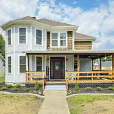 Lebanon Retreat: Decks, Fire Pit & Yard