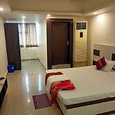 Raj Mahal Rooms & Banquet Hall