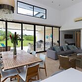 Villa Encanto by Acomodo