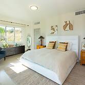 The Beach-front Condo by Acomodo Long Stay Only